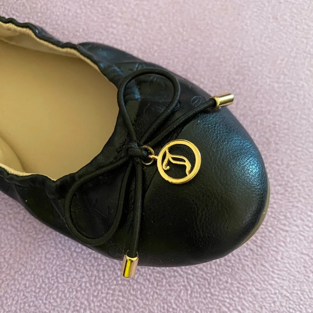 Juicy Couture Black Flats with Gold Accents - Picture 4 of 12